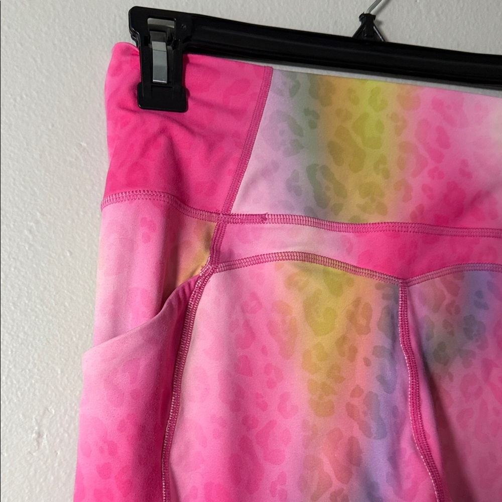 Vibrant fabletics  Pink and Multicolor sports bra and Leggings set - Picture 8 of 9